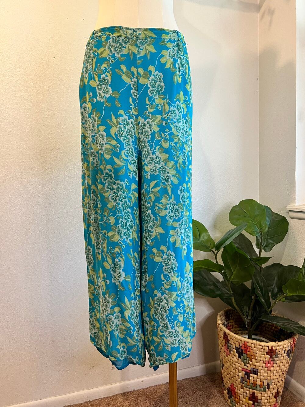 Coldwater Creek Reversible Blue Teal Floral Printed Pants Capri Size Large Rayon